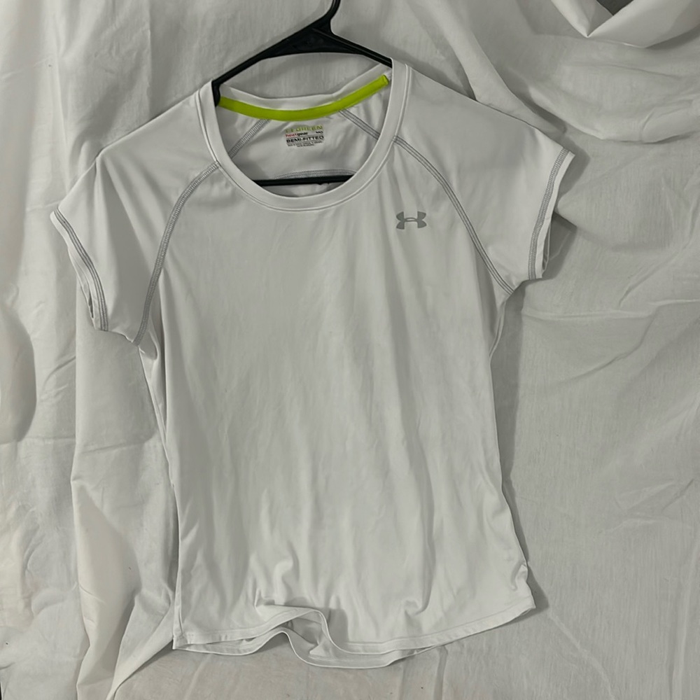 White under armor heat gear